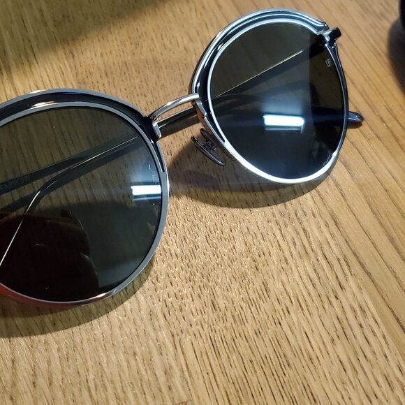 Linda Farrow Sunglasses - Picture 7 of 9